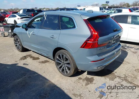 2023 Volvo Xc60 B5 Ultimate Bright Theme z USA, uszkodzony, nr VIN YV4L12RA5P1341896